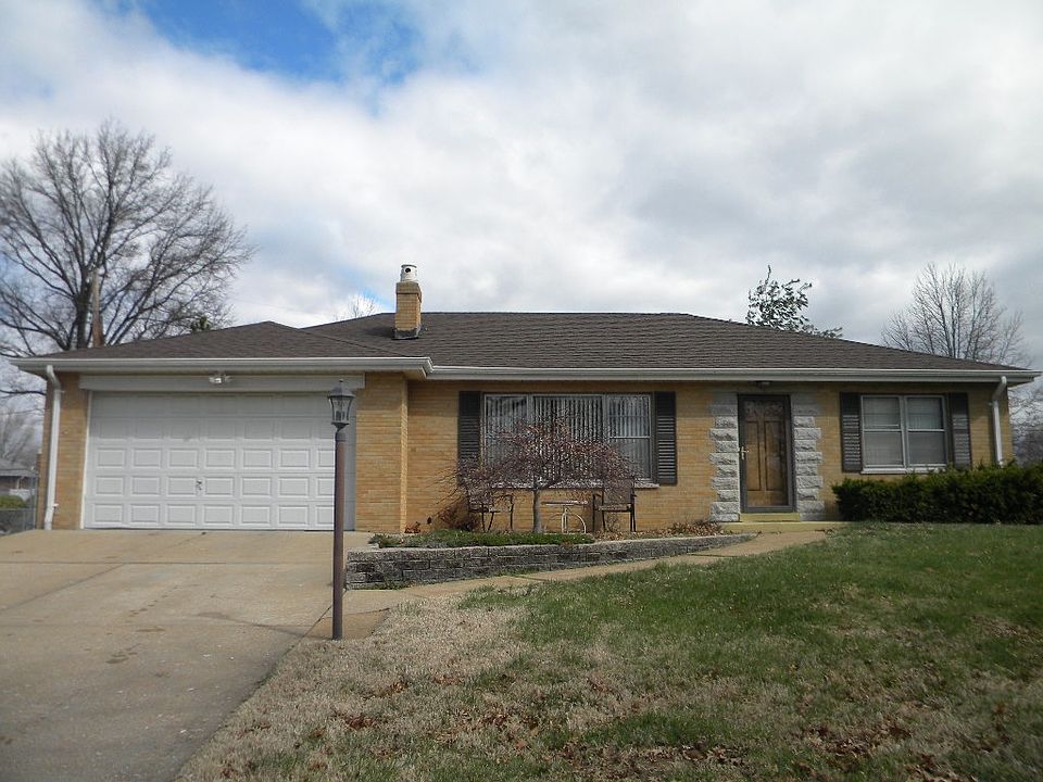1st image of 10621 Charrette Dr