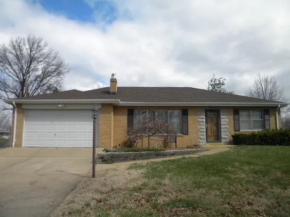 10621 Charrette Dr, Saint Louis, MO 63123
