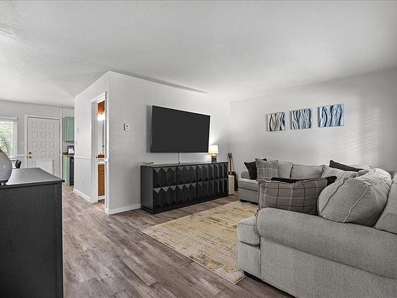 5th image of 3293 N Good Hope Cir APT C
