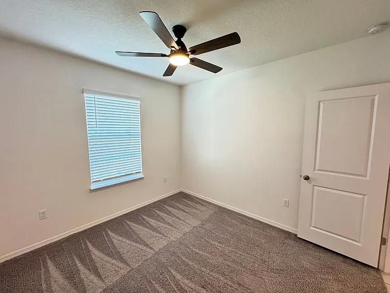 320 Mariana Way — Photo 31