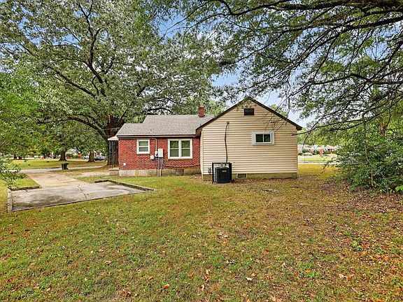 3rd image of 1563 Flamingo Rd