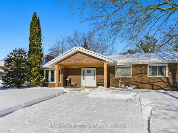 241 Maple St, Uxbridge, ON L9P 1A8