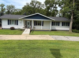 826 Skyview Rd, Waterloo, IA 50703