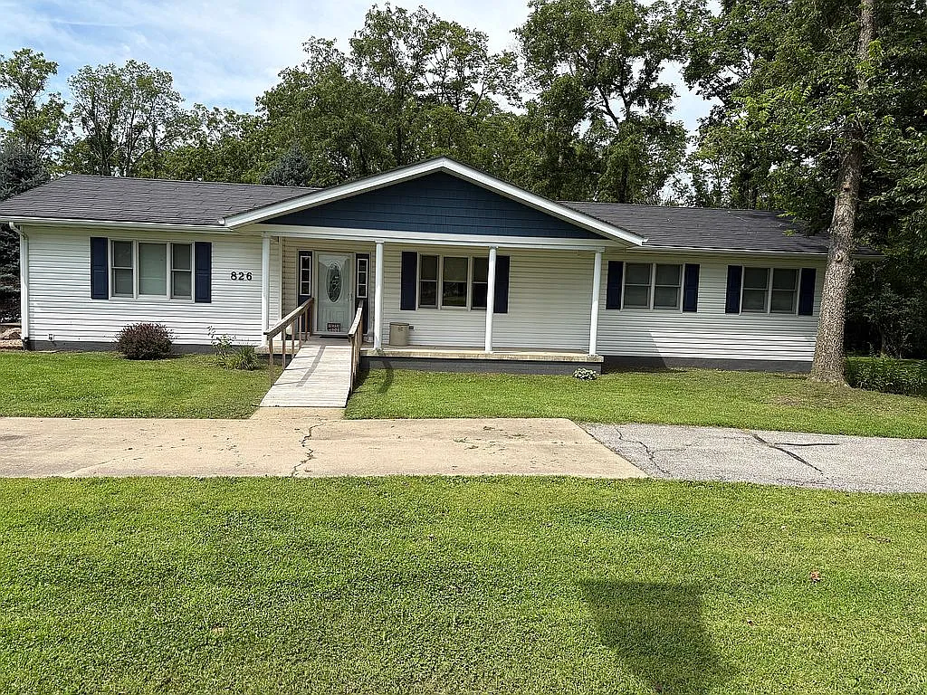 826 Skyview Rd photo 1