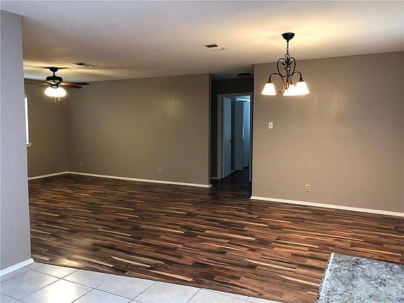5th image of 1313 Noel Dr