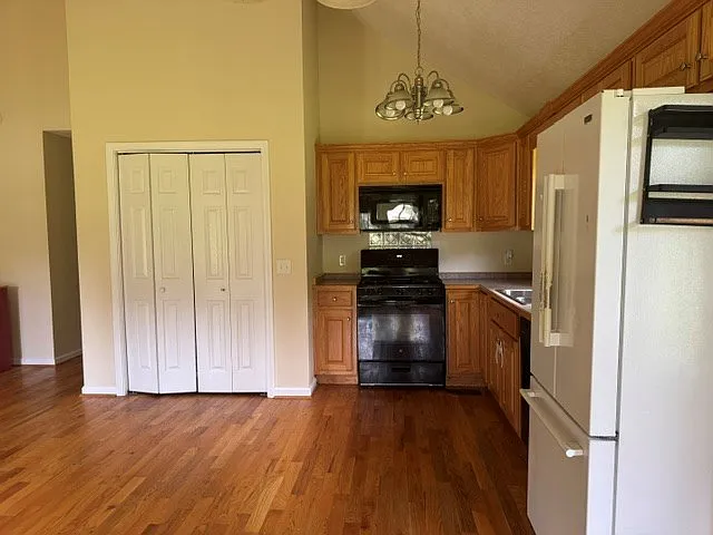 337 Burgess Rd — Photo 5