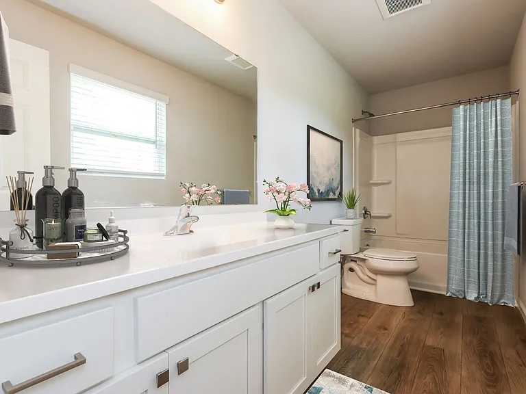 115 E Mason St — Photo 15