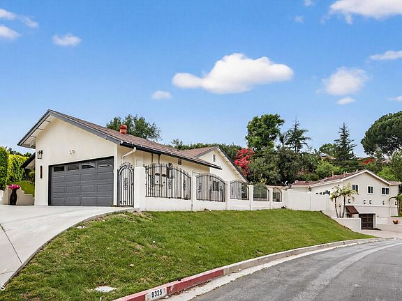 3rd image of 9325 La Shell Dr