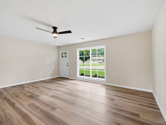 4th image of 2477 Mack Rd