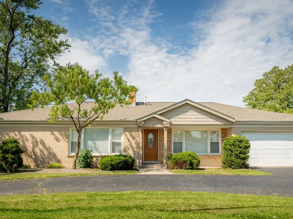1375 Parkside Dr, Park Ridge, IL 60068