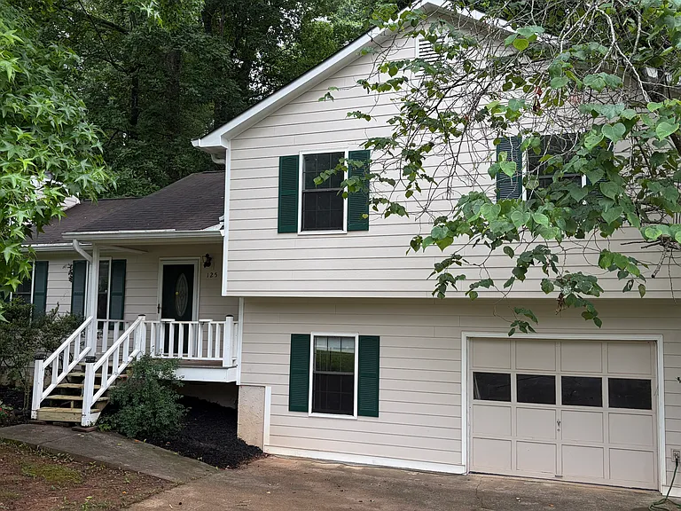 125 Westwood Dr — Photo 2