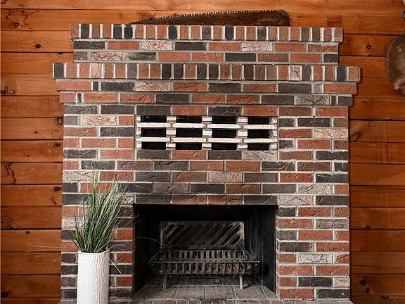 5th image of 9049 Roberts Hollow Rd