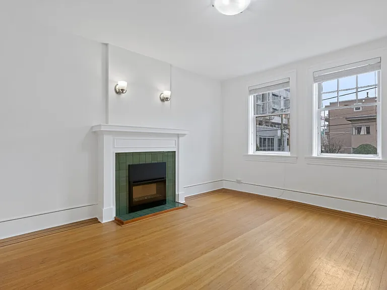 1009 W 10th Ave — Photo 26