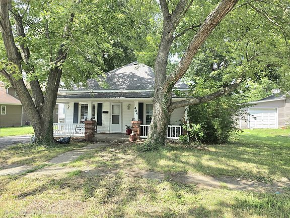 2nd image of 424 Elles Ave