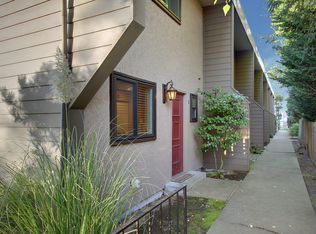 350 4th Ave S APT 1, Kirkland, WA 98033