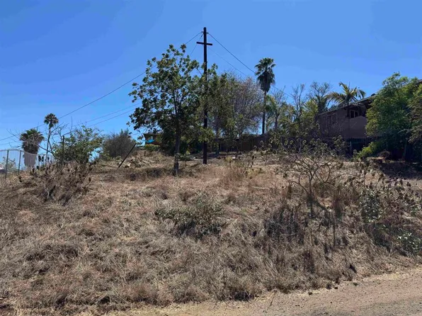8965 Greenview Pl, Spring Valley, CA 91977