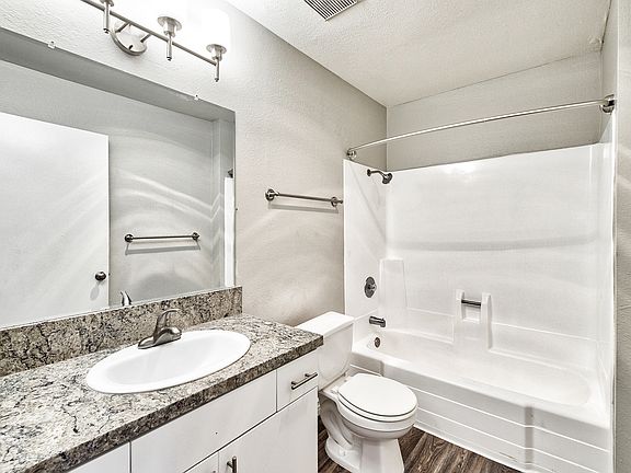 5th image of 1005 N Mollison Ave APT 3