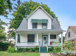 316 N Liberty St, Elgin, IL 60120