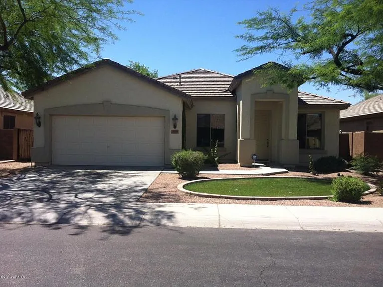 3051 E Lark Dr — Photo 1