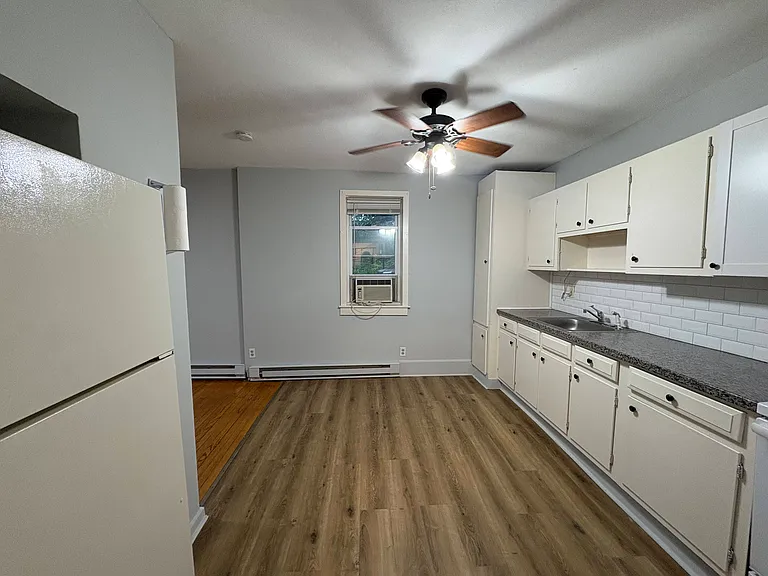 22 New St #1 — Photo 2