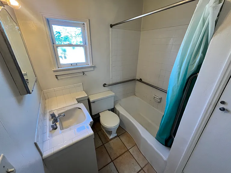 1625 N Camilla Blvd #1 — Photo 8