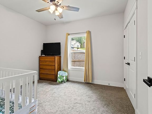 4th image of 39 Overton Dr