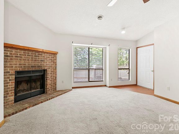 5th image of 48 Ravencroft Ln #F48