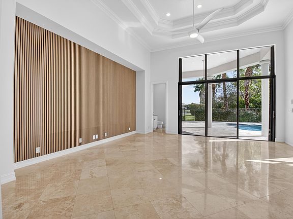 5th image of 17921 Villa Club Way