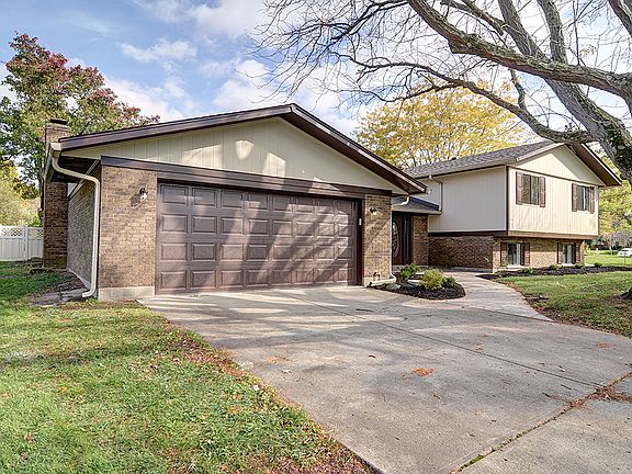 2nd image of 411 Island Lake Ct