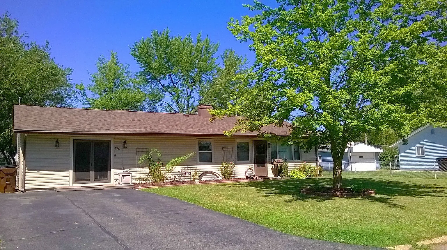 310 Shelton Pl photo 1
