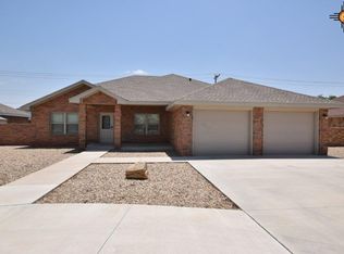 1120 Aquarius Dr, Portales, NM 88130