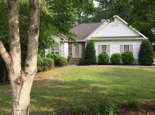 195 Sweetwater Dr, Fayetteville, GA 30214