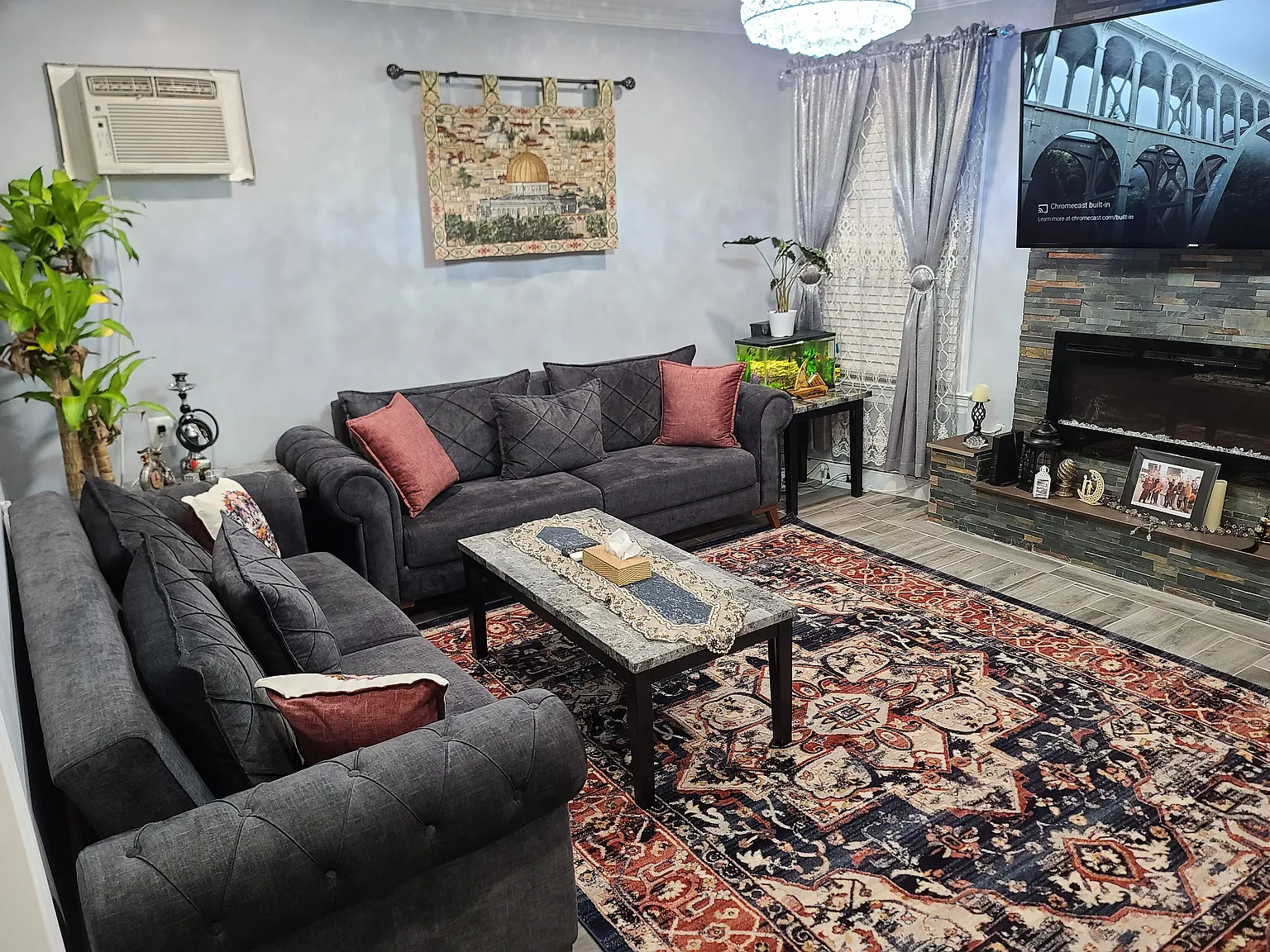 3 bed, 1450 sqft, $3,790 — Photo 2
