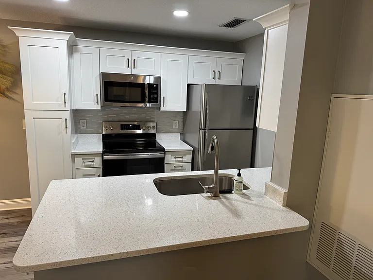 2608 Grassy Point Dr #104 — Photo 10
