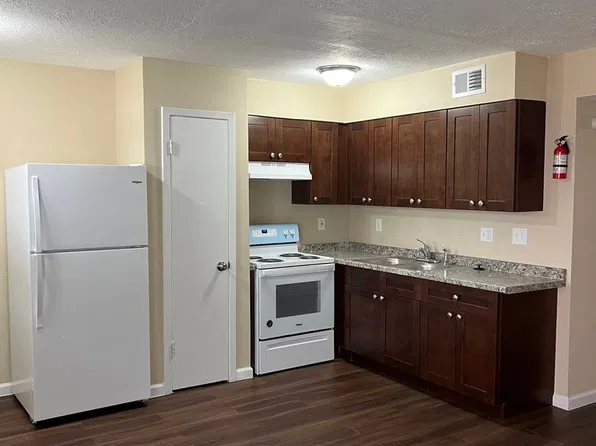 Main Plaza Apartments, 910 Main St APT 12, Pasadena, TX 77506