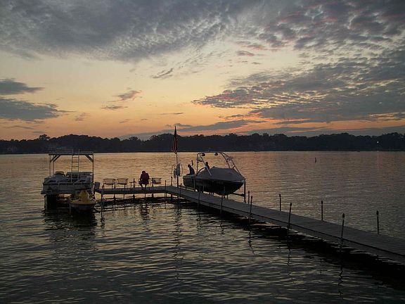Sunset over Diamond Lake