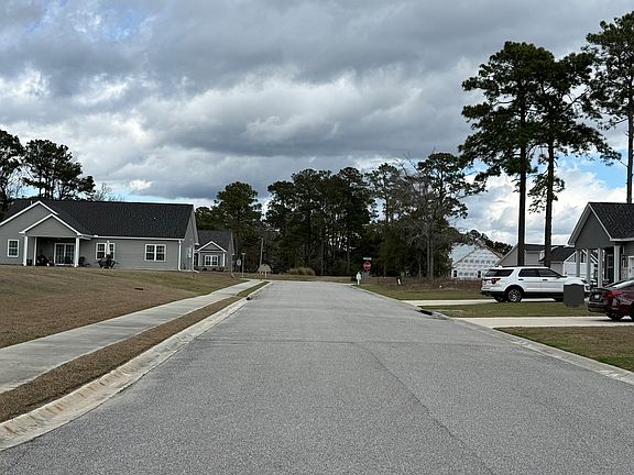 4th image of 2727 S Bay St