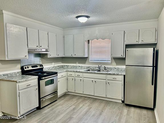 4th image of 1313 Proctor Street