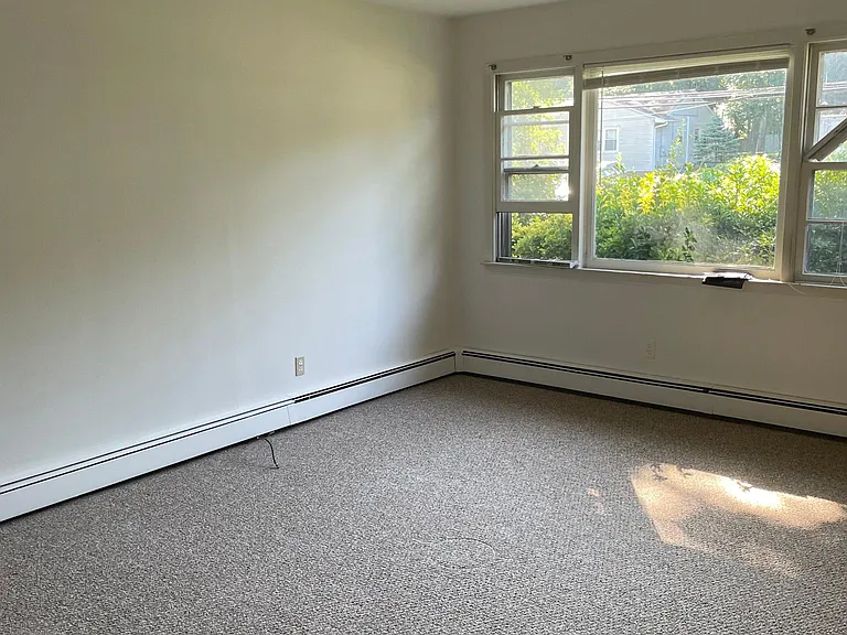 28 Warner Ln #1 — Photo 10