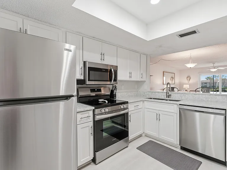 240 Cypress Ln #240 — Photo 12