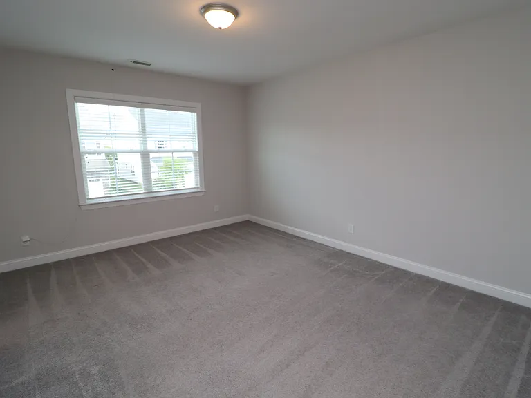 2936 Baronial St — Photo 48