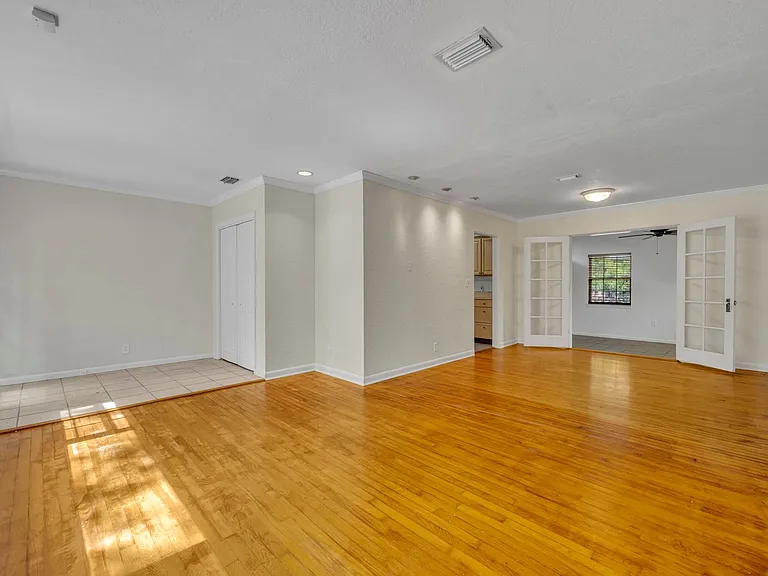 1816 Mizell Ave — Photo 7