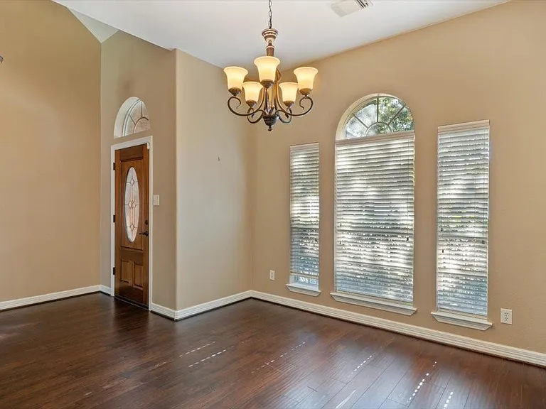 20518 Indian Grove Ln — Photo 4