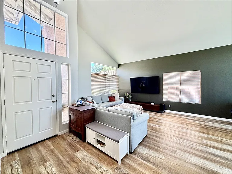 39711 Barberry Ct — Photo 4