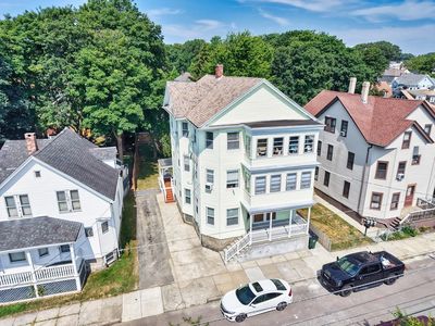 32 Moore St, Fall River, MA, 02720
