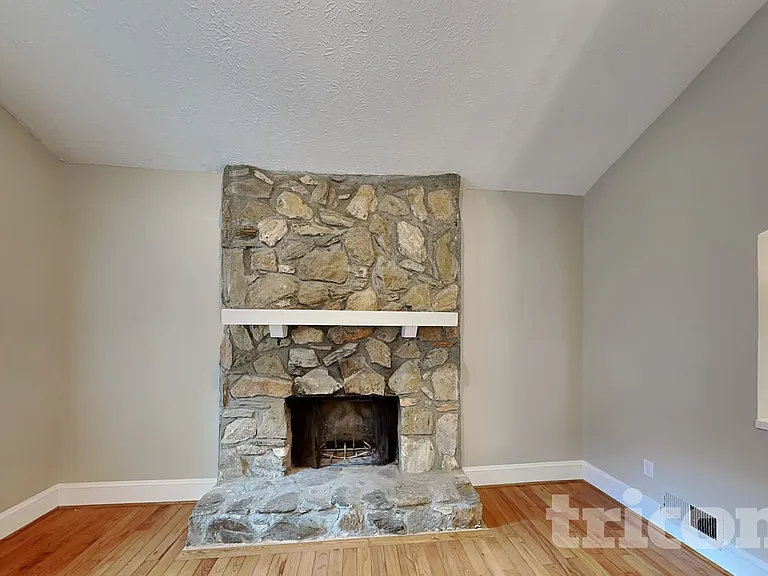 6583 Oakwood Dr — Photo 2