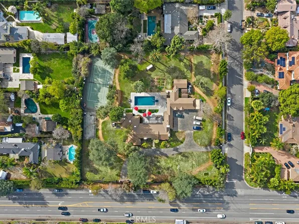 13702 W Weddington St, Van Nuys, CA 91401