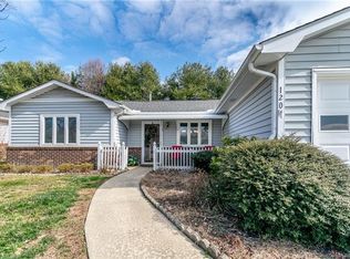 120 Derbyshire Dr, Hendersonville, NC 28792