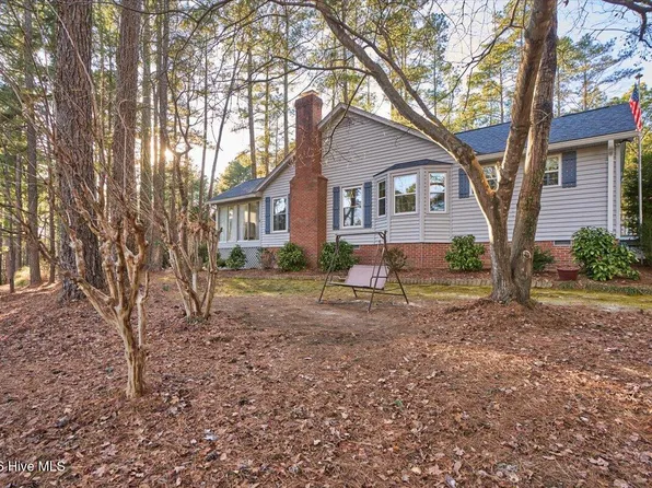 171 Pine Ridge Drive, Whispering Pines, NC 28327