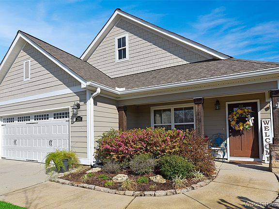 2nd image of 209 Ridgecrest Loop